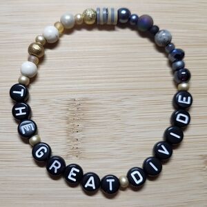 The Great Divide- Noah Kahan Friendship Bracelet, Size 7.5"